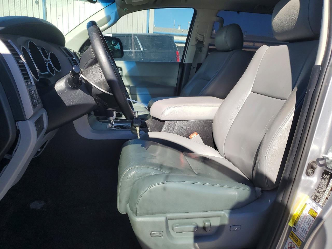 2013 Toyota Sequoia Limited - Image 7