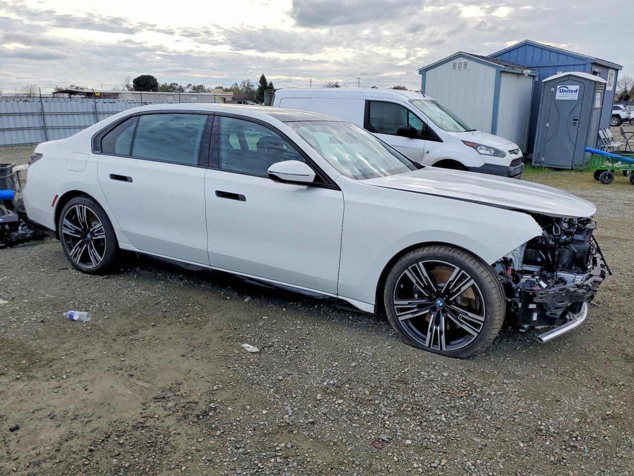 2025 BMW 760 Xi - Фото 4