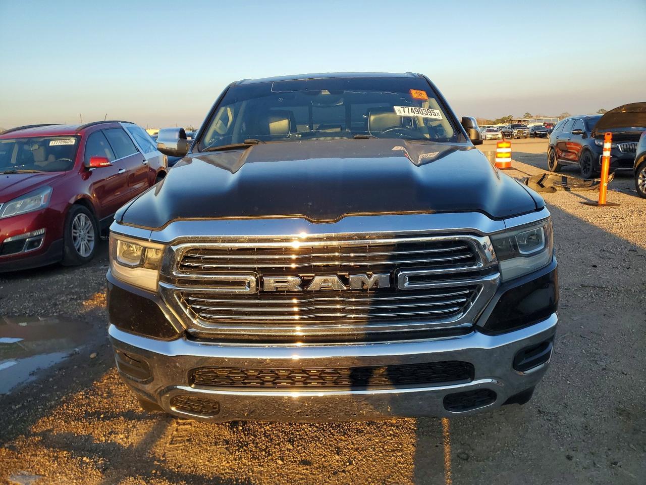 2022 Ram 1500 4Wd V8 Crew Cab 5.7L Laramie - Фото 5