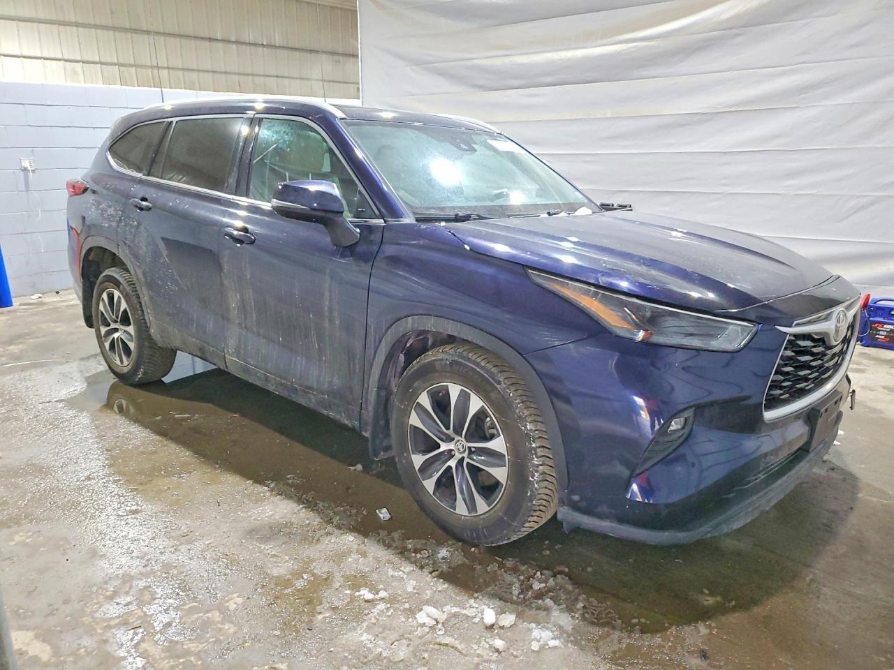 2022 Toyota Highlander Xle - Image 4
