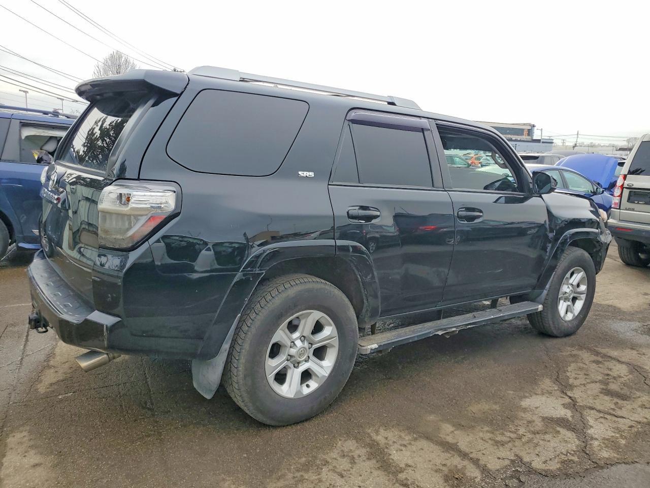 2018 Toyota 4Runner Sr5/Sr5 Premium - Image 3