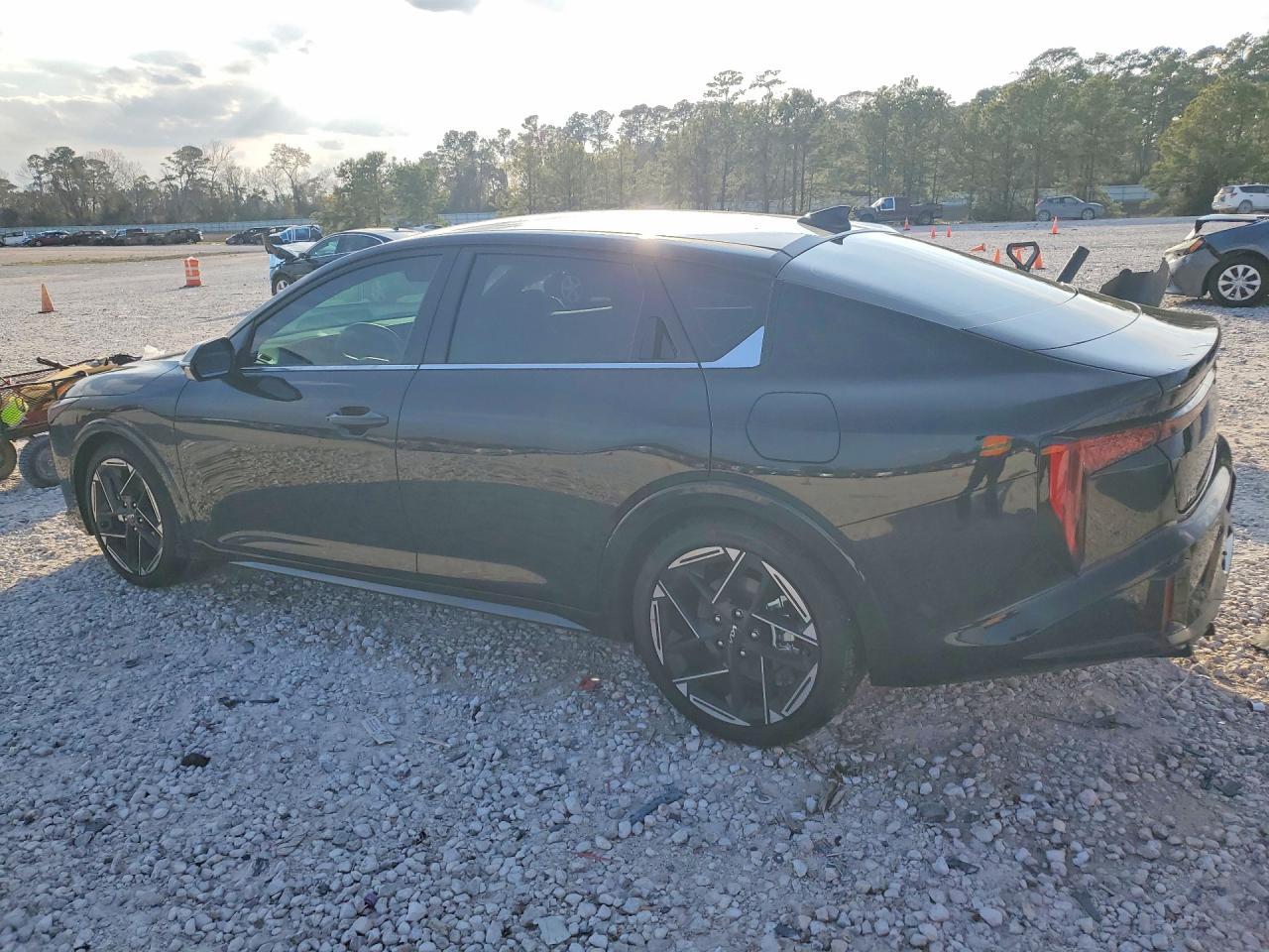 2025 Kia K4 Gt-Line - Image 2