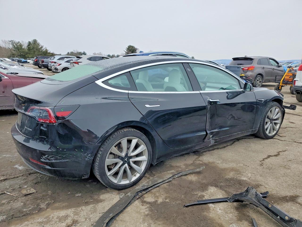 2019 Tesla Model 3 - Фото 3