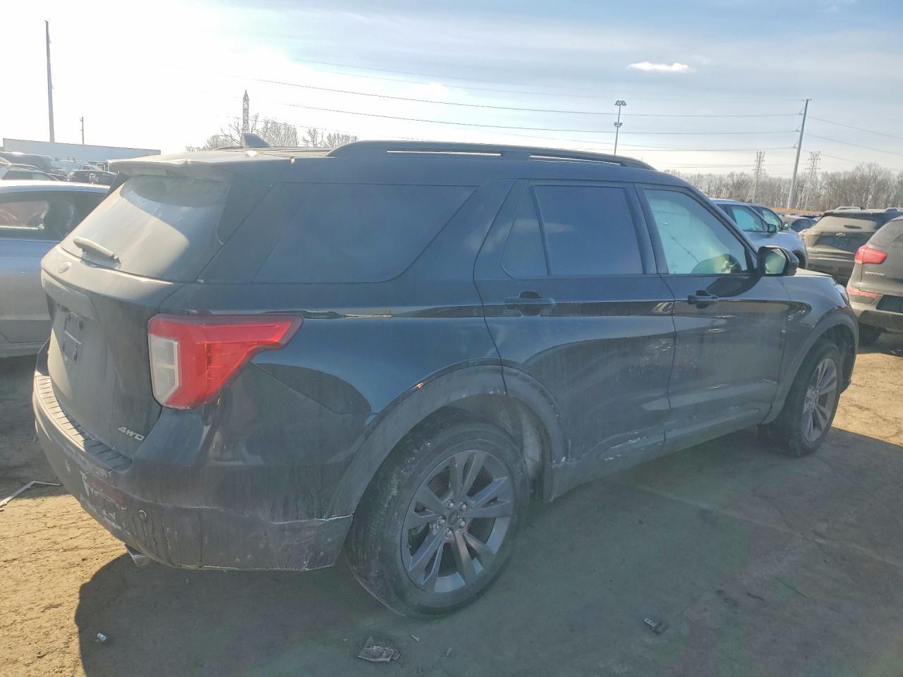2022 Ford Explorer Xlt - Фото 3