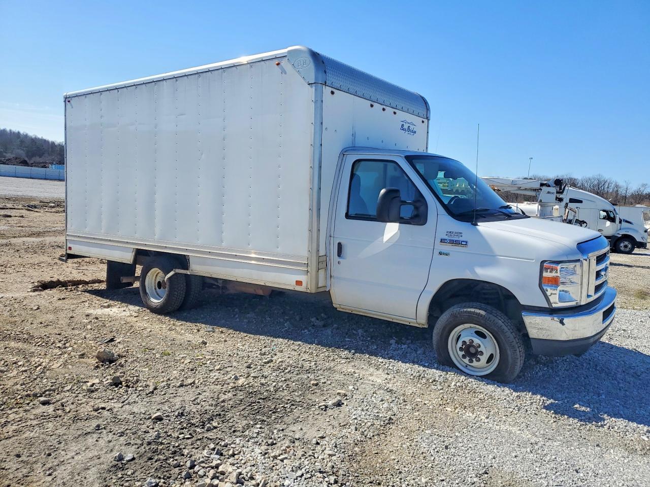 2017 Ford E350 Super Duty Box Truck - Фото 4