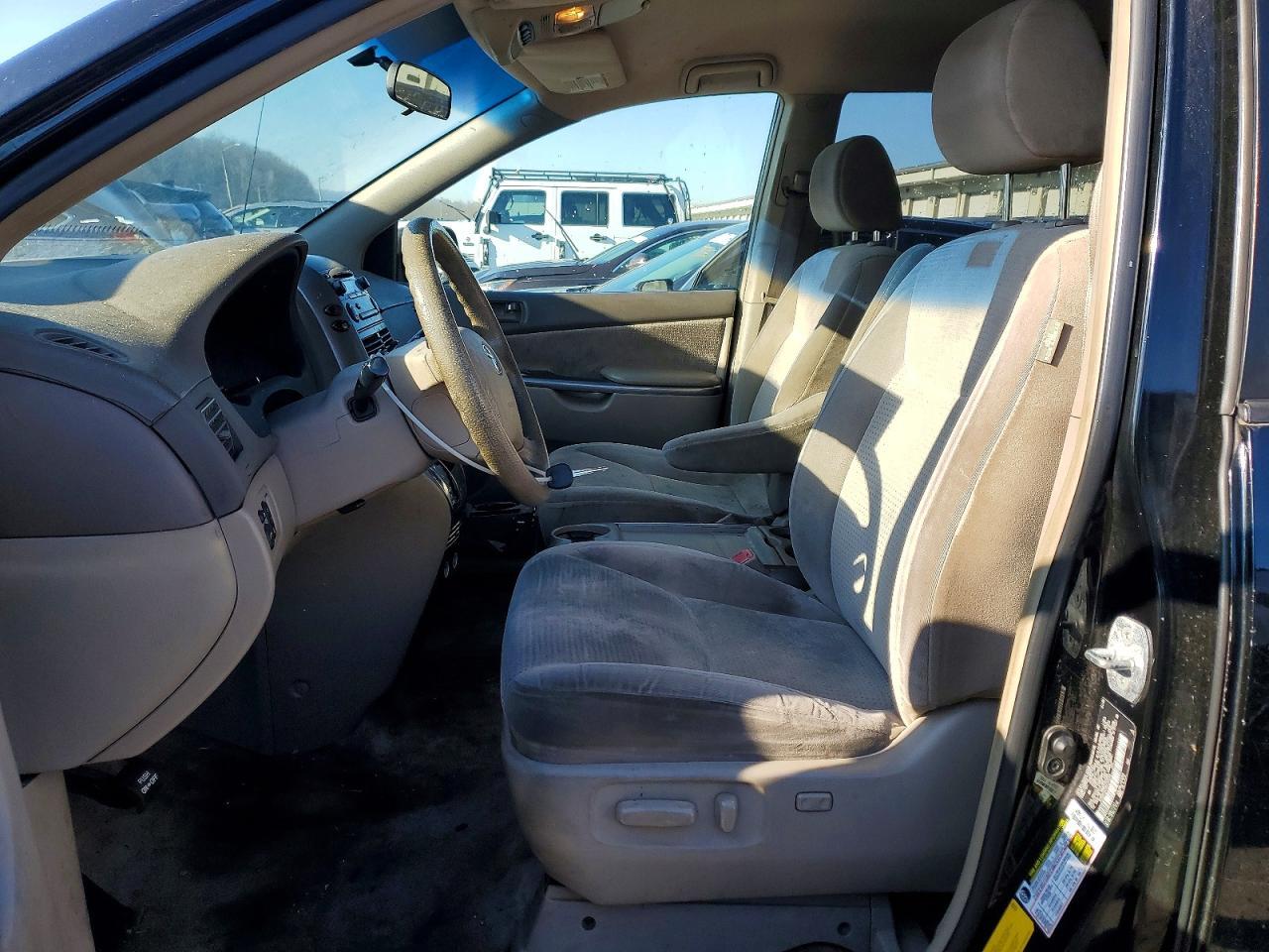 2008 Toyota Sienna Le 7-Passenger - Image 7