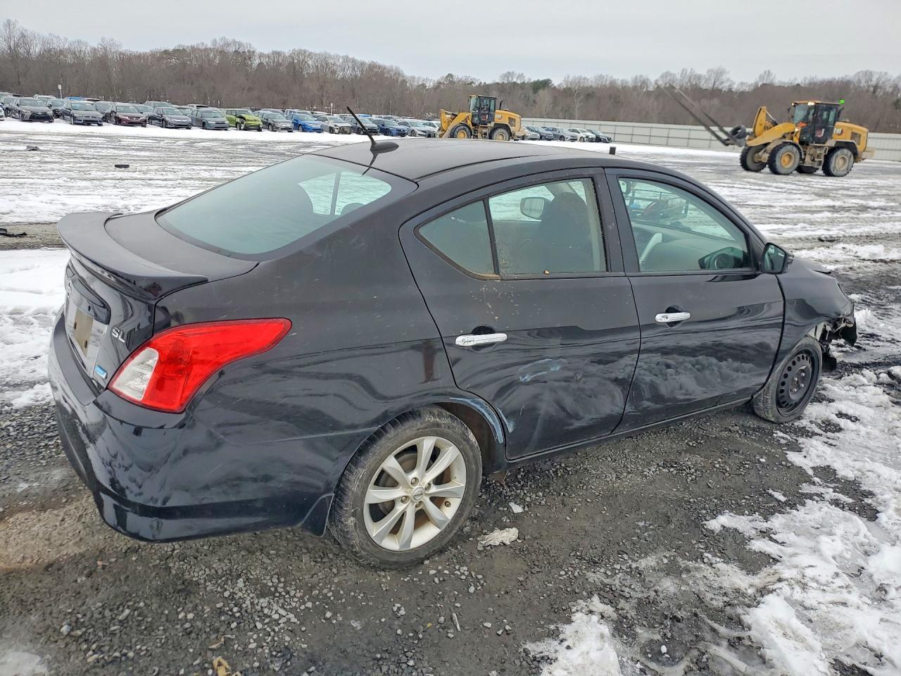 2015 Nissan Versa - Фото 3