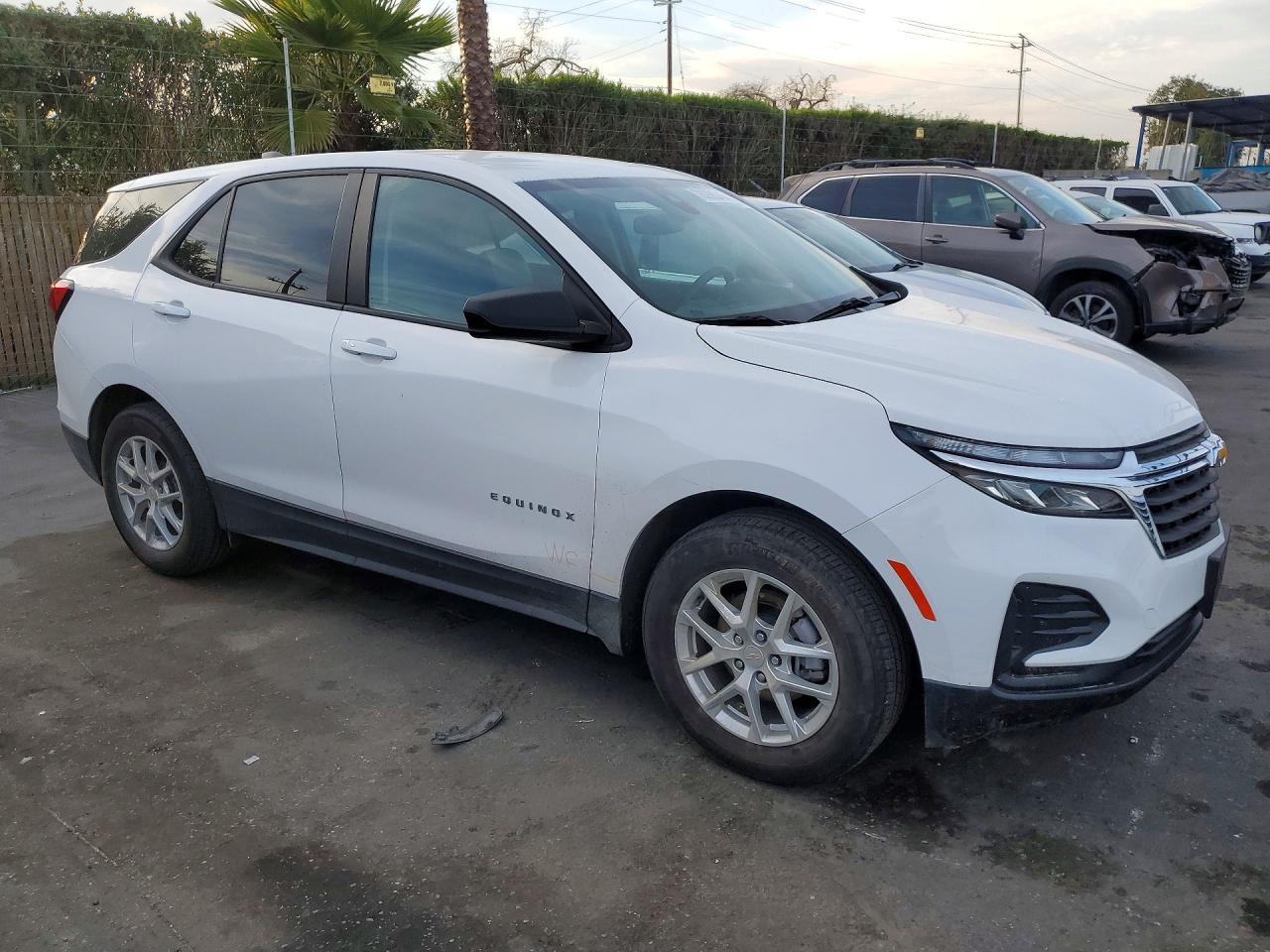 2024 Chevrolet Equinox Ls - Фото 4