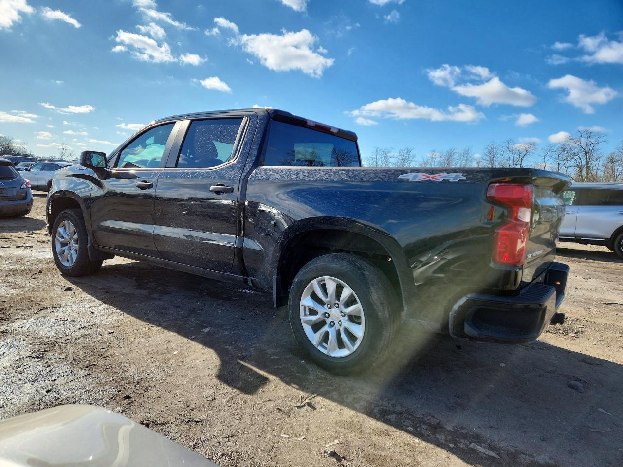2023 Chevrolet Silverado K1500 Custom - Фото 2