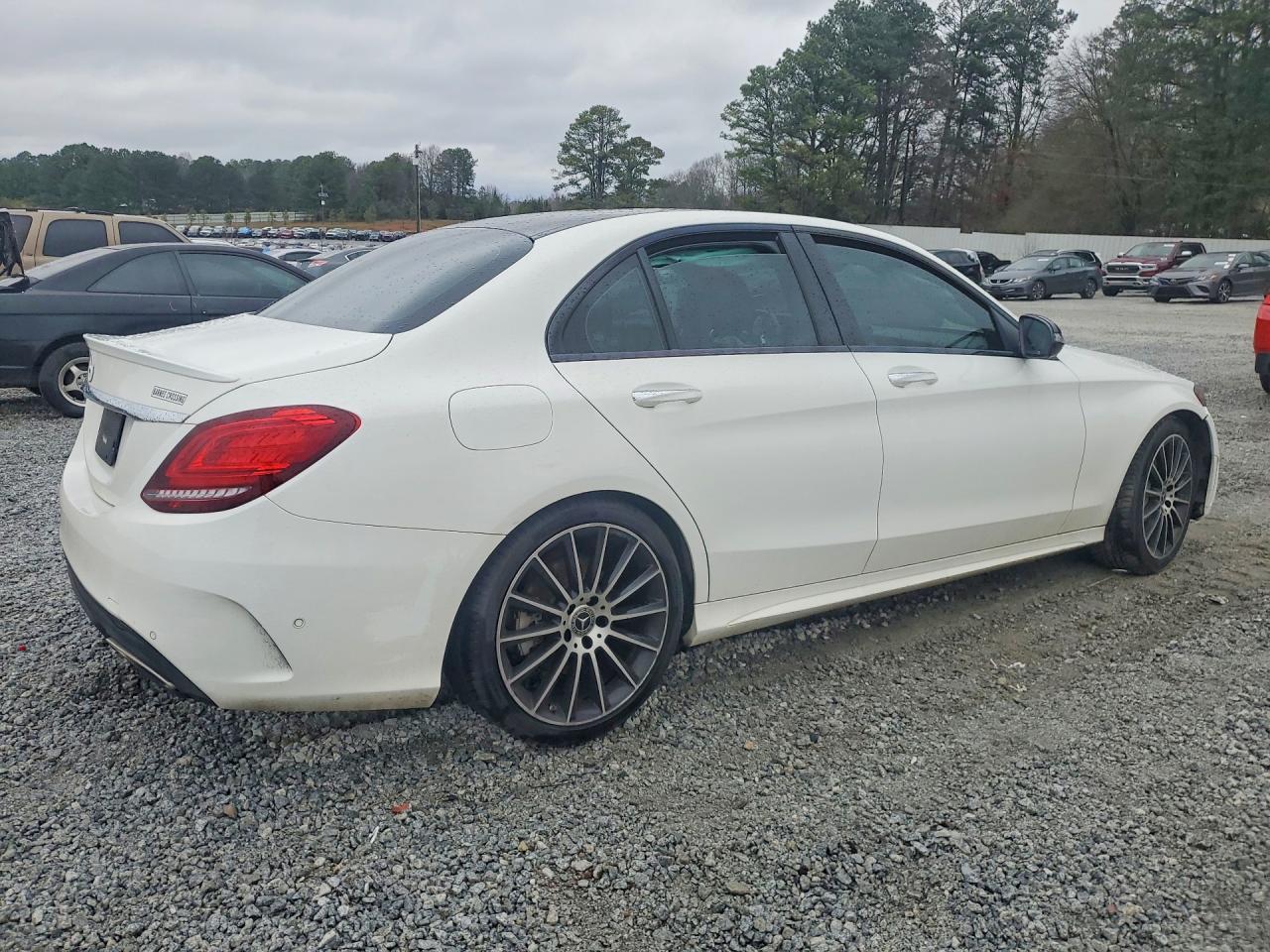 2020 Mercedes Benz C 300 - Фото 3