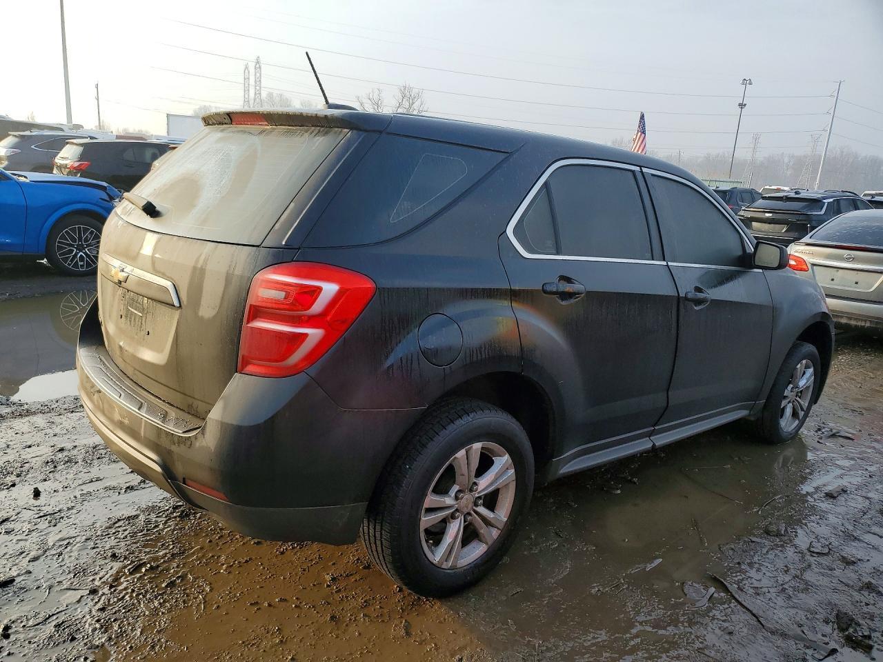 2017 Chevrolet Equinox Ls - Image 3