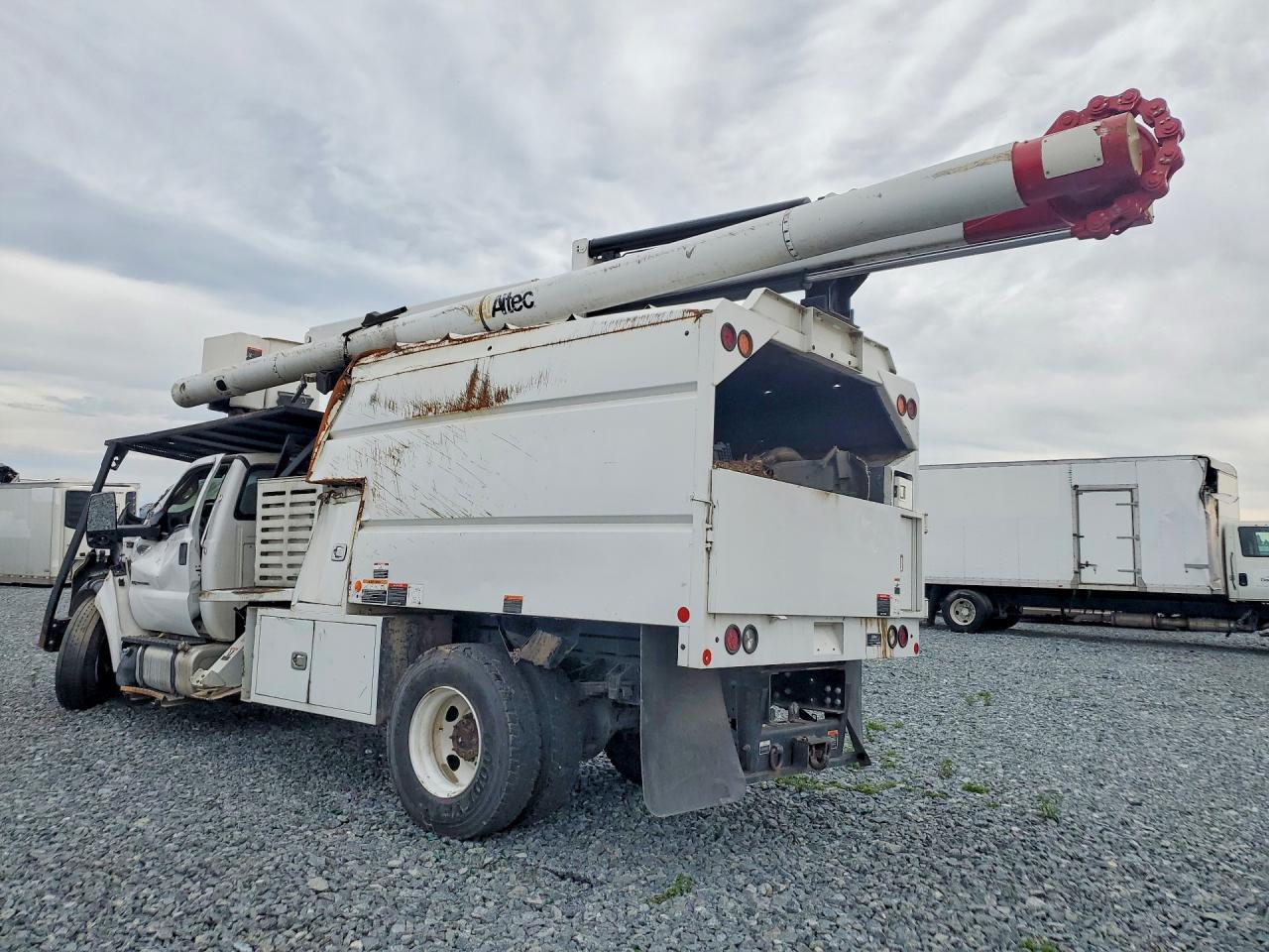 2022 Ford F750 Super Duty Forestry Bucket Truck - Image 2