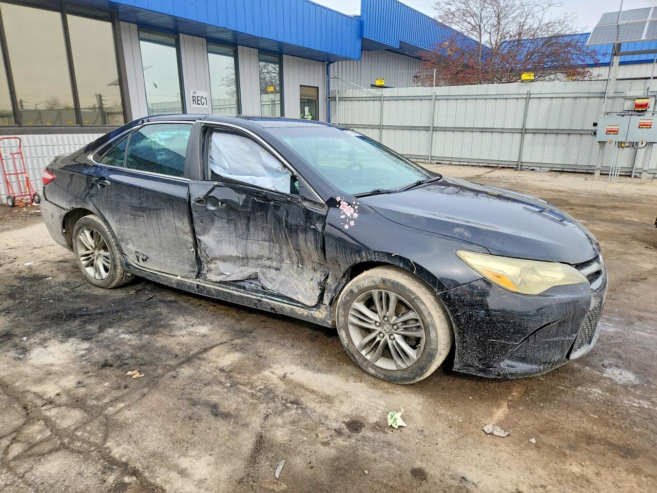2017 Toyota Camry Le - Фото 4