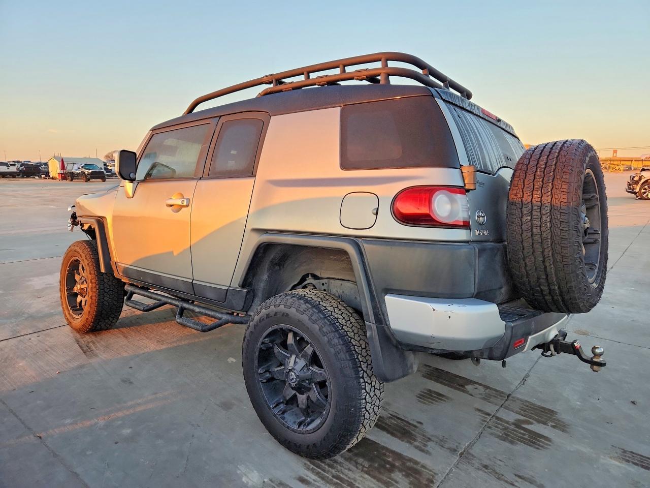 2012 Toyota Fj Cruiser - Фото 2