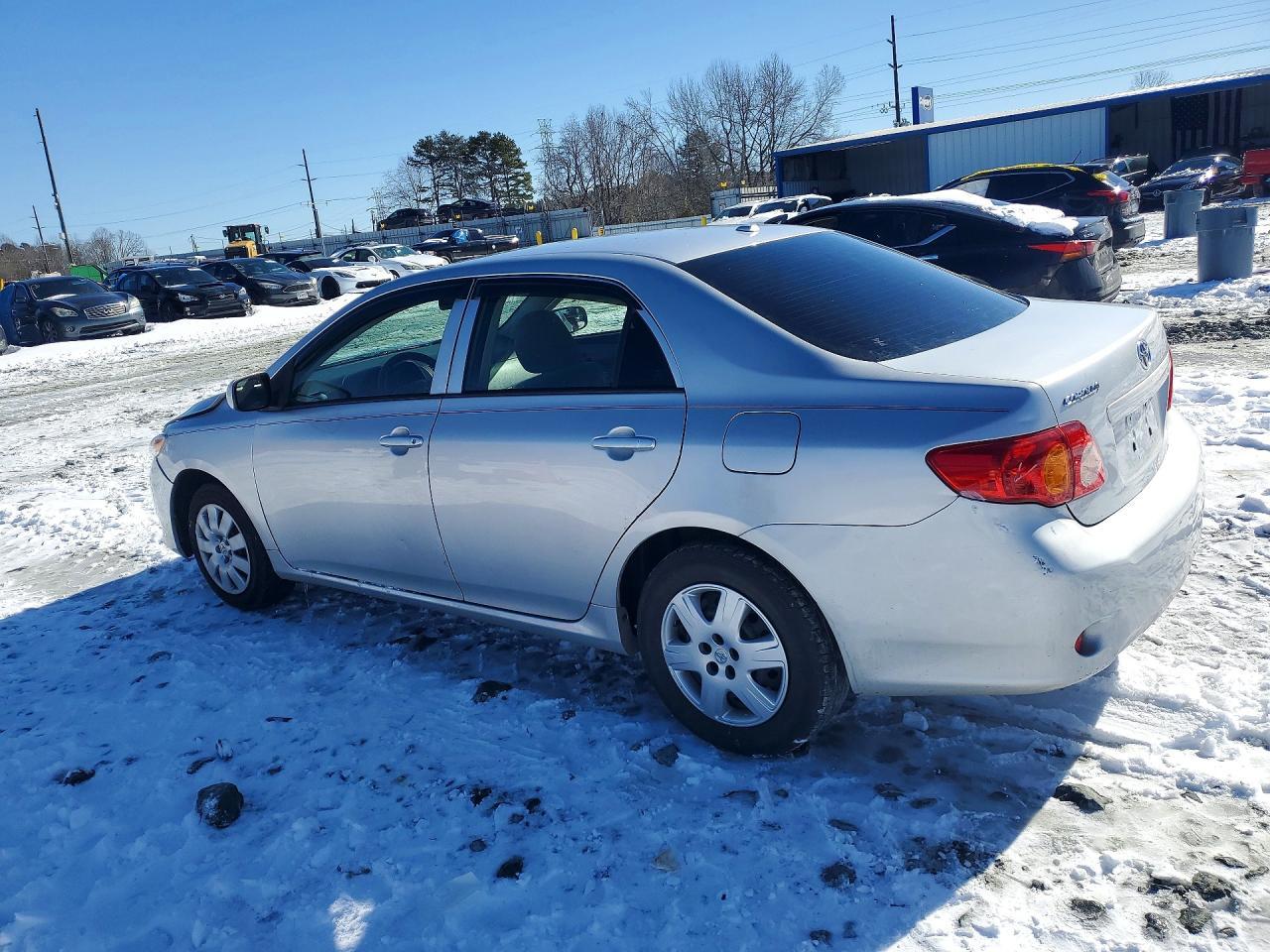 2009 Toyota Corolla Base - Фото 2