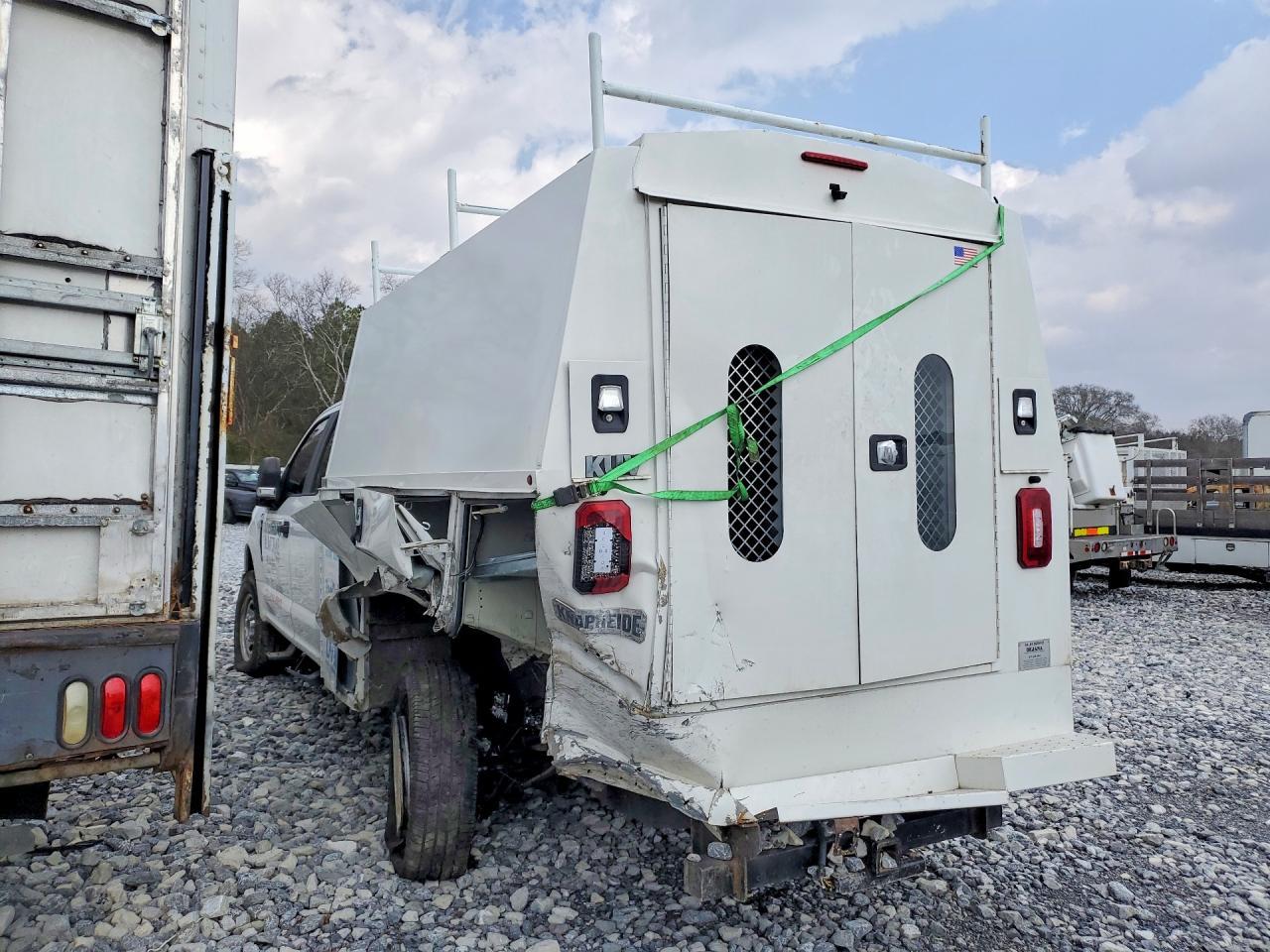 2018 Ford F350 Super Duty Utility / Service Truck - Image 2