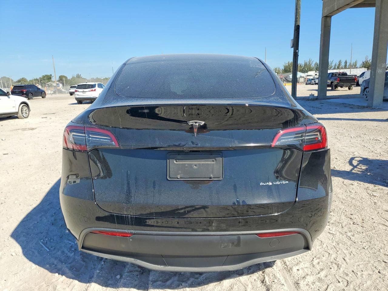 2025 Tesla Model Y - Image 6