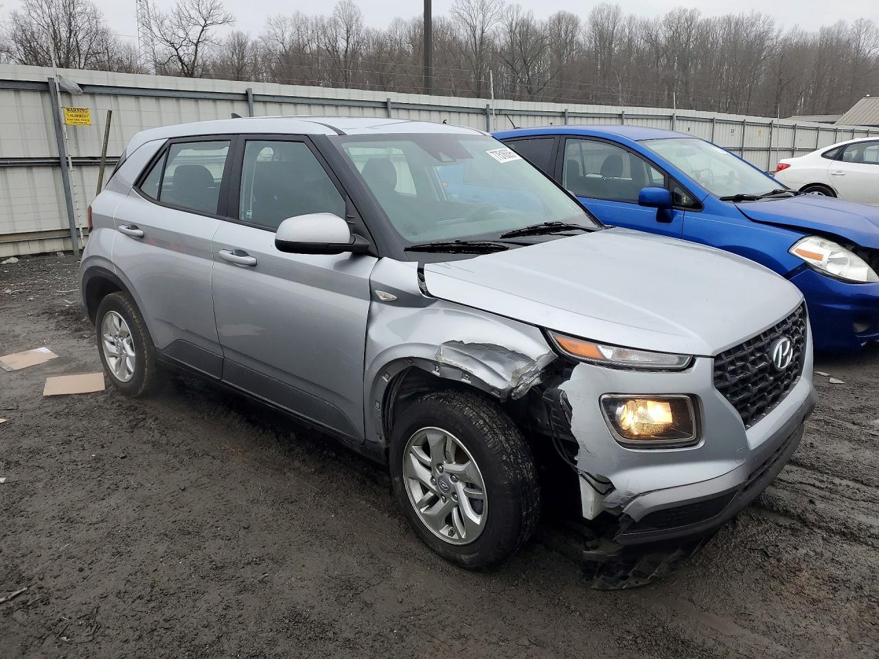 2021 Hyundai Venue Se - Image 4