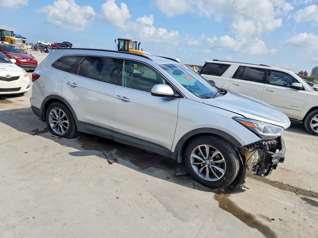 2017 Hyundai Santa Fe Se - Фото 4