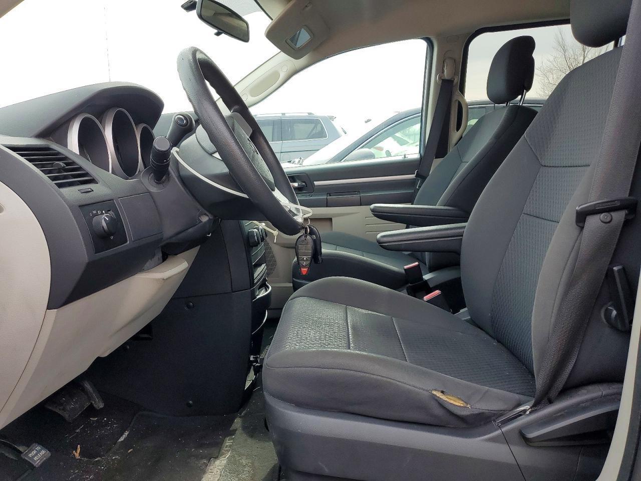 2010 Dodge Grand Caravan Se - Image 7