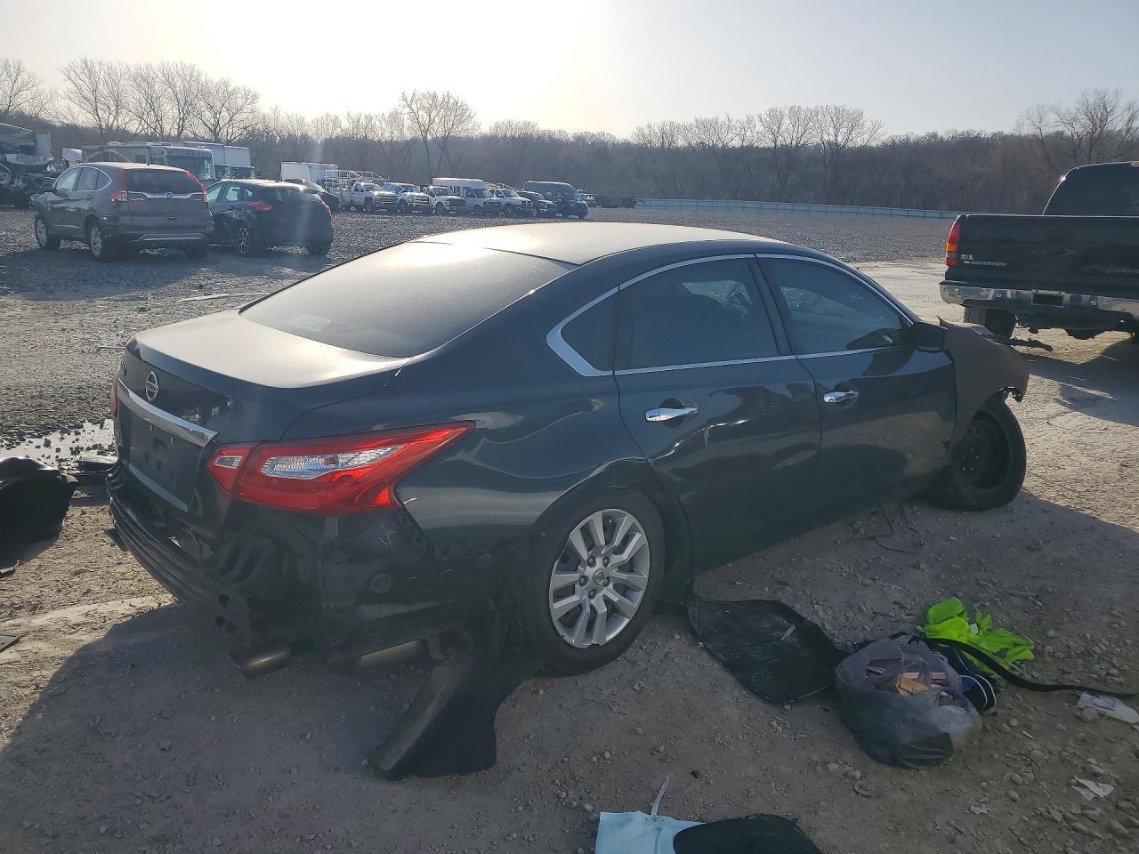 2016 Nissan Altima 2.5 - Фото 3