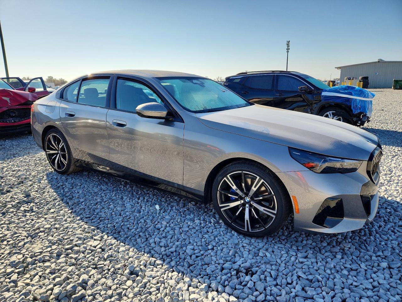 2025 BMW 530 I - Фото 4