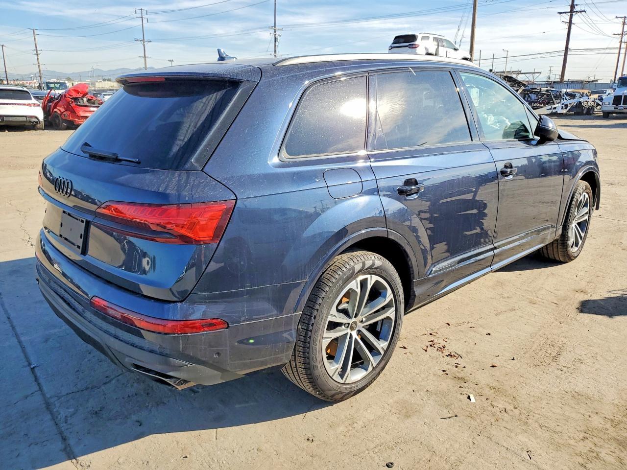 2025 Audi Q7 Premium Plus - Image 3