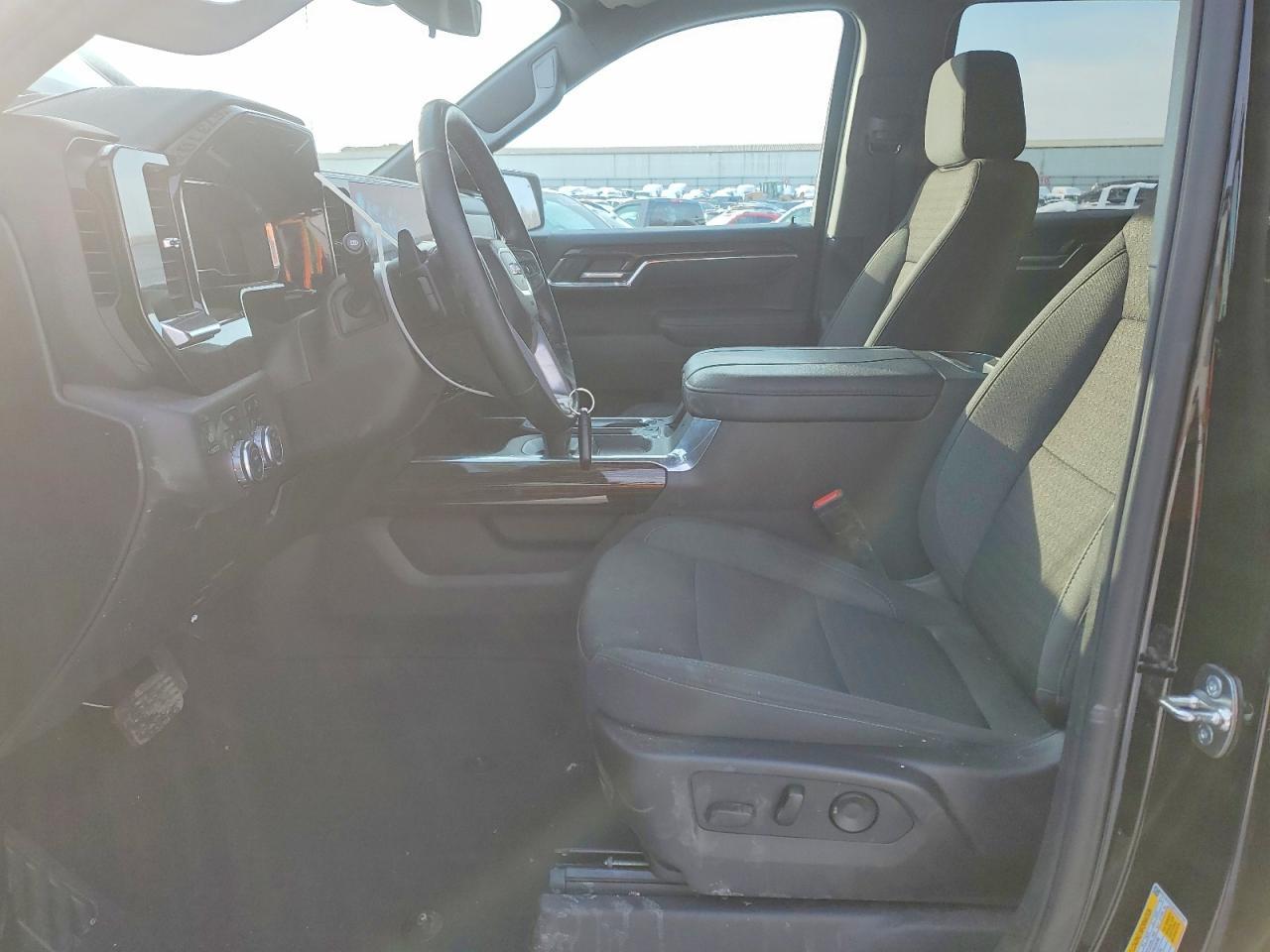 2025 GMC Sierra K1500 Elevation - Image 7