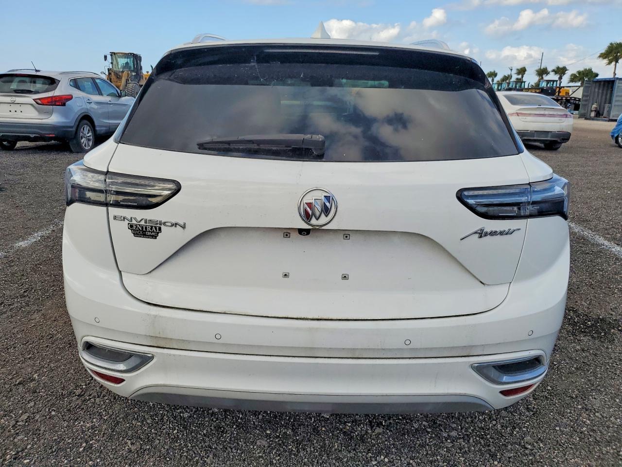 2021 Buick Envision Avenir - Image 6