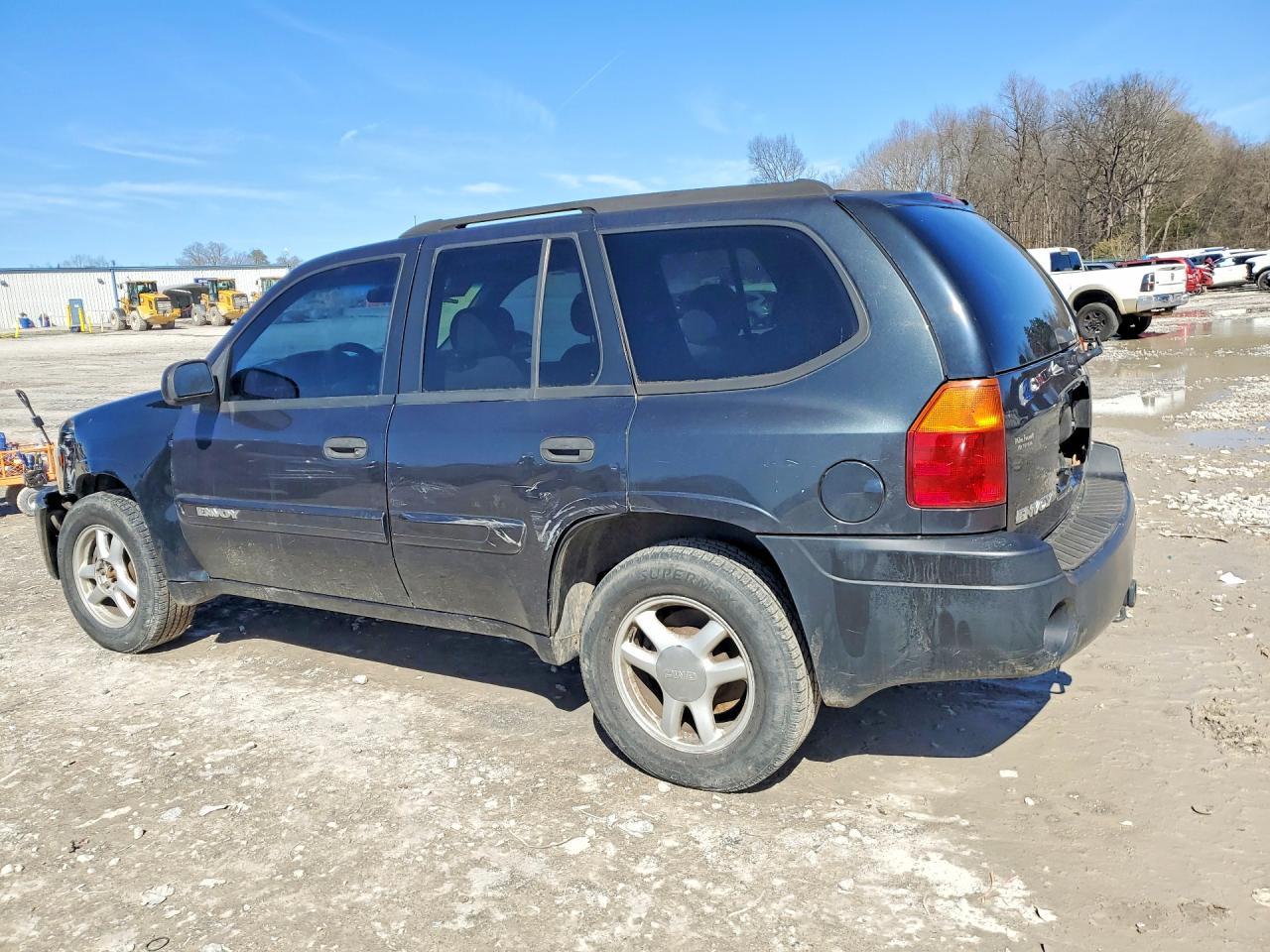 2004 GMC Envoy - Image 2