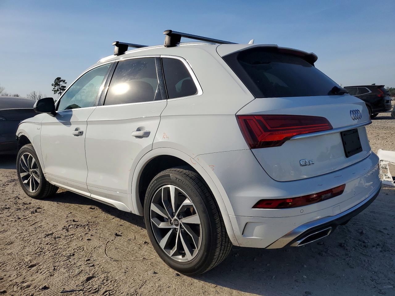 2024 Audi Q5 Premium Plus 45 - Image 2