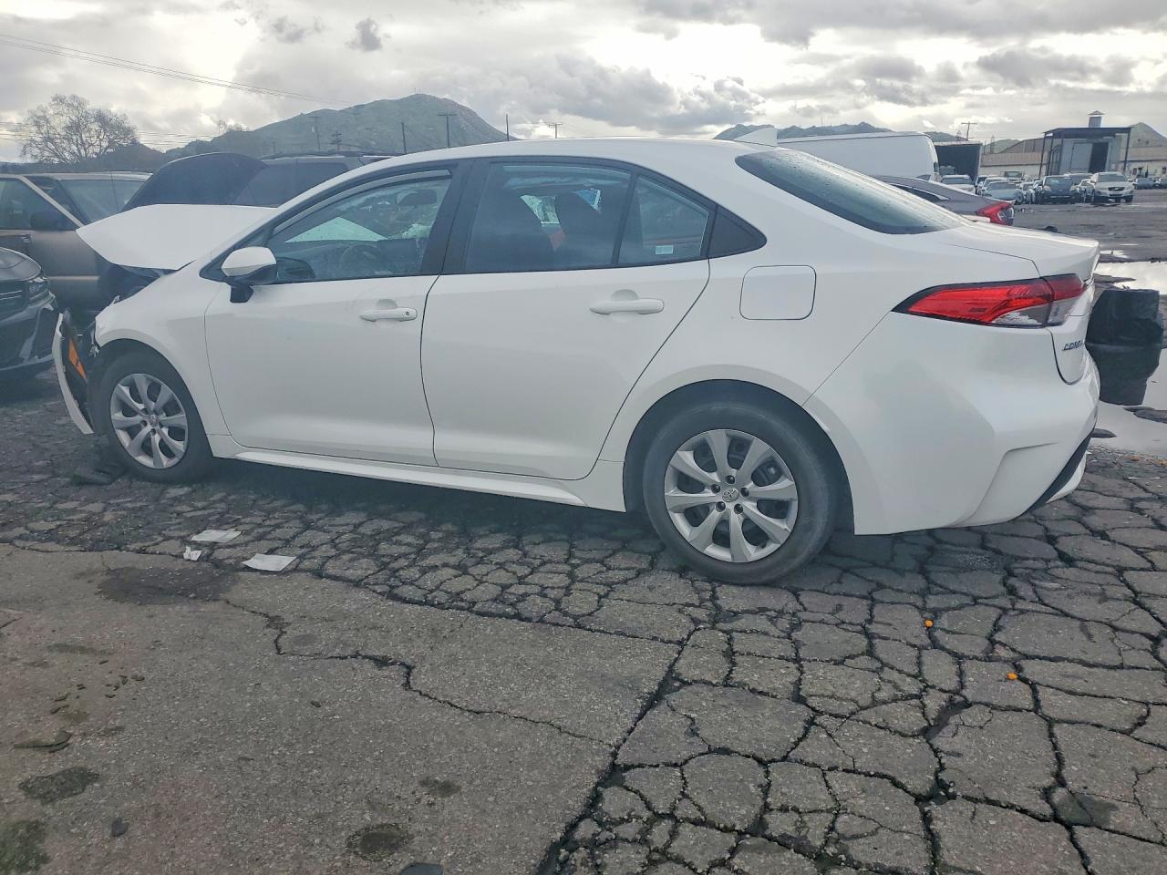 2022 Toyota Corolla Le - Фото 2