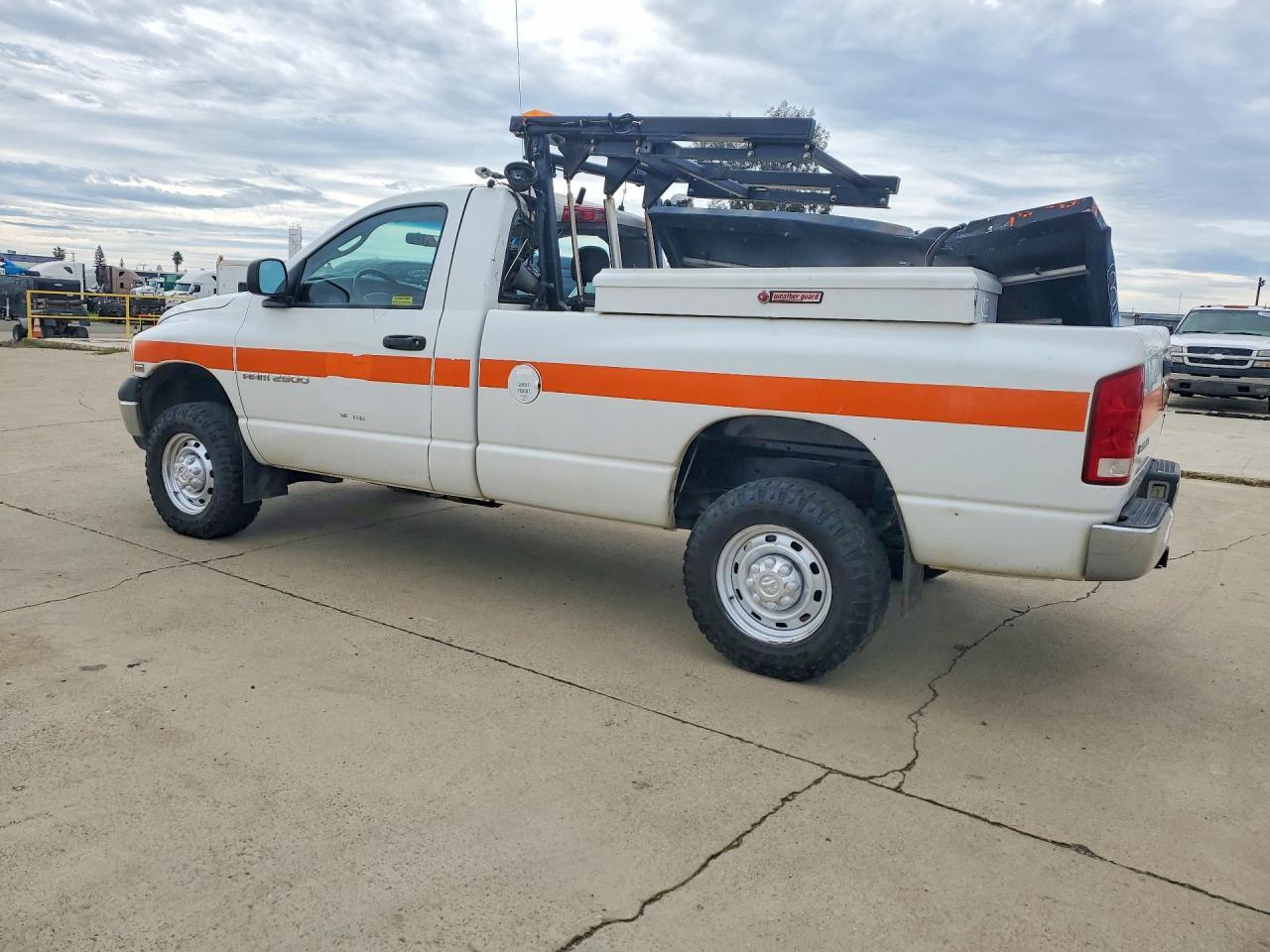 2005 Dodge Ram 2500 St - Image 2