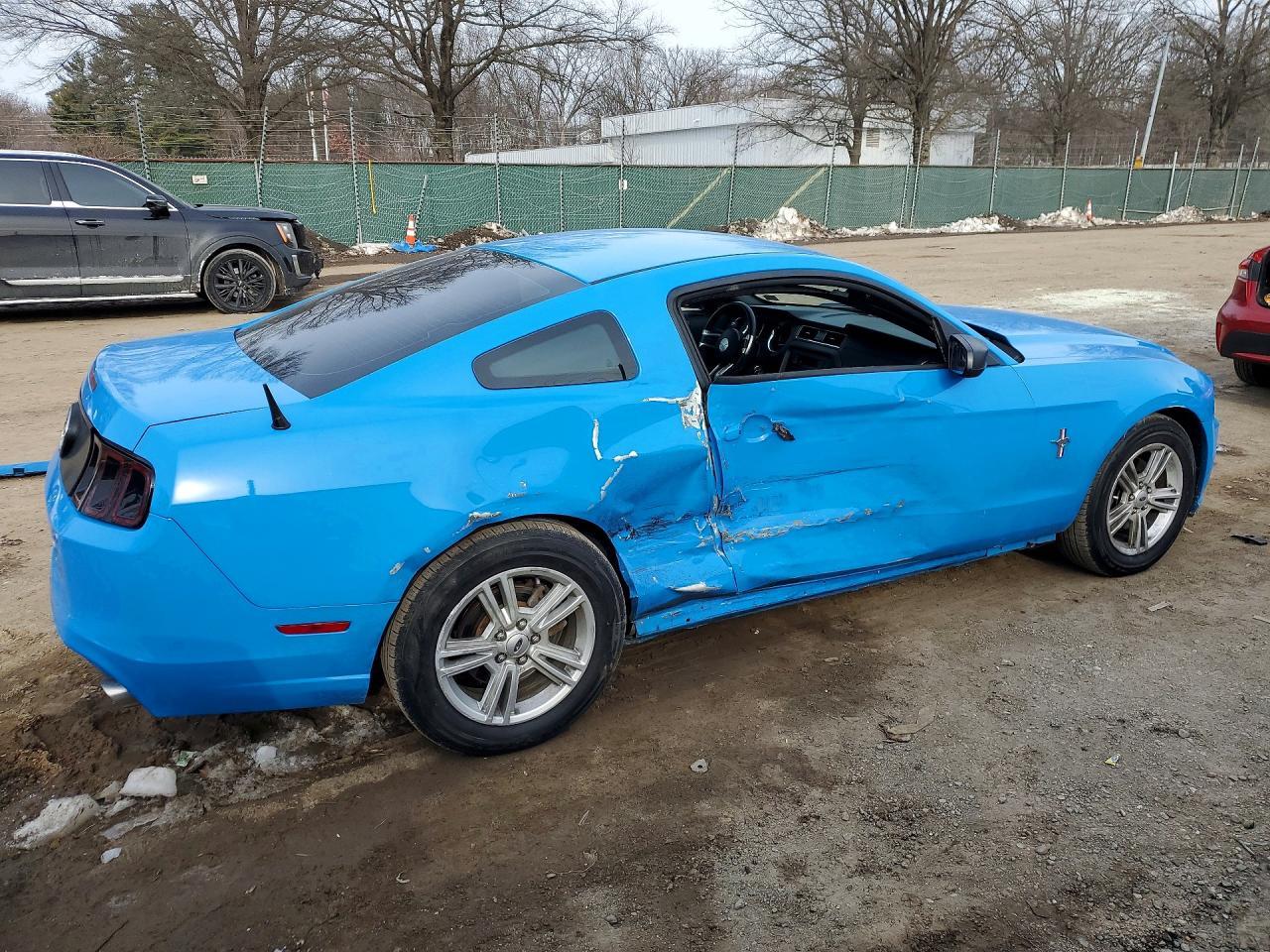 2013 Ford Mustang - Фото 3