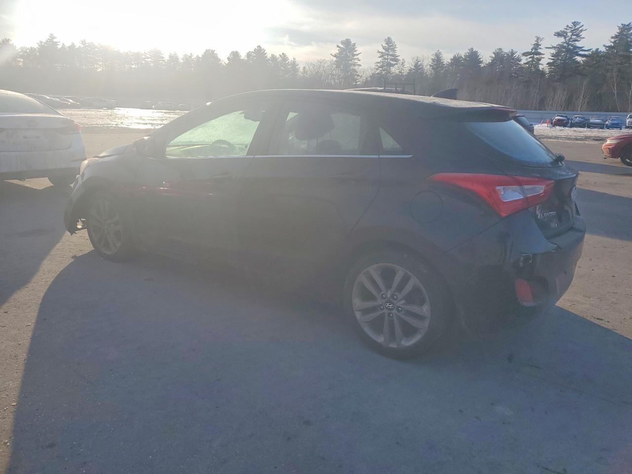 2016 Hyundai Elantra Gt Base - Фото 2