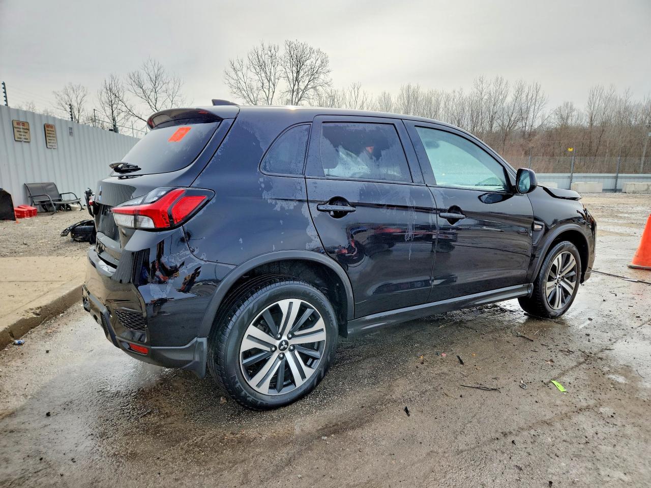 2022 Mitsubishi Outlander Sport Es - Фото 3