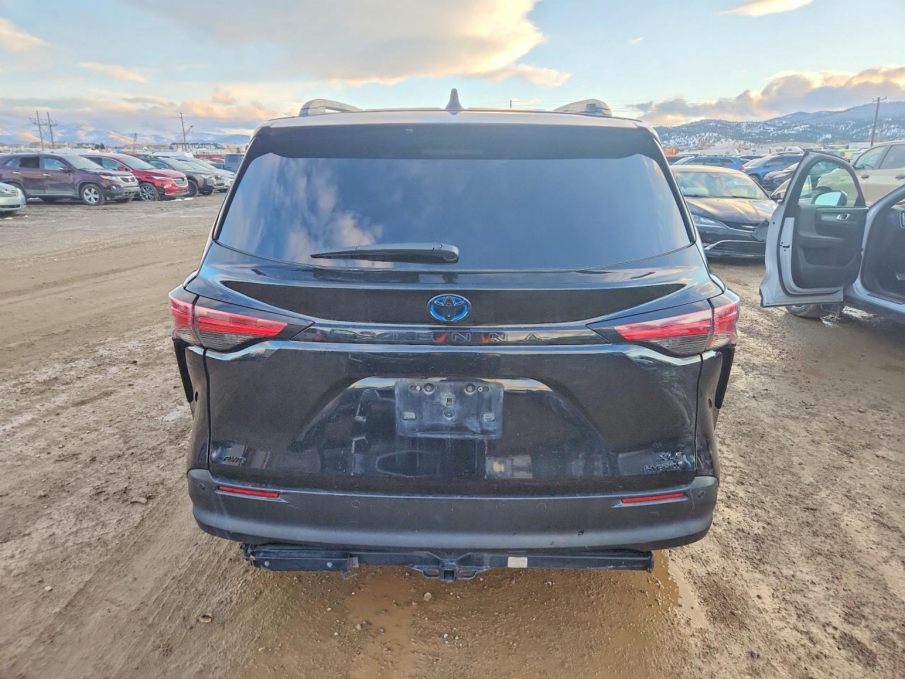 2022 Toyota Sienna Xle - Image 6