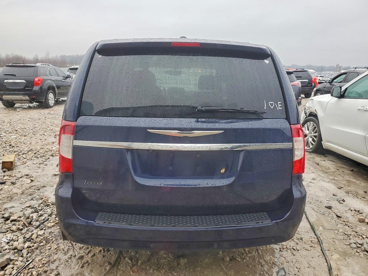 2016 Chrysler Town & Country Touring L - Фото 6