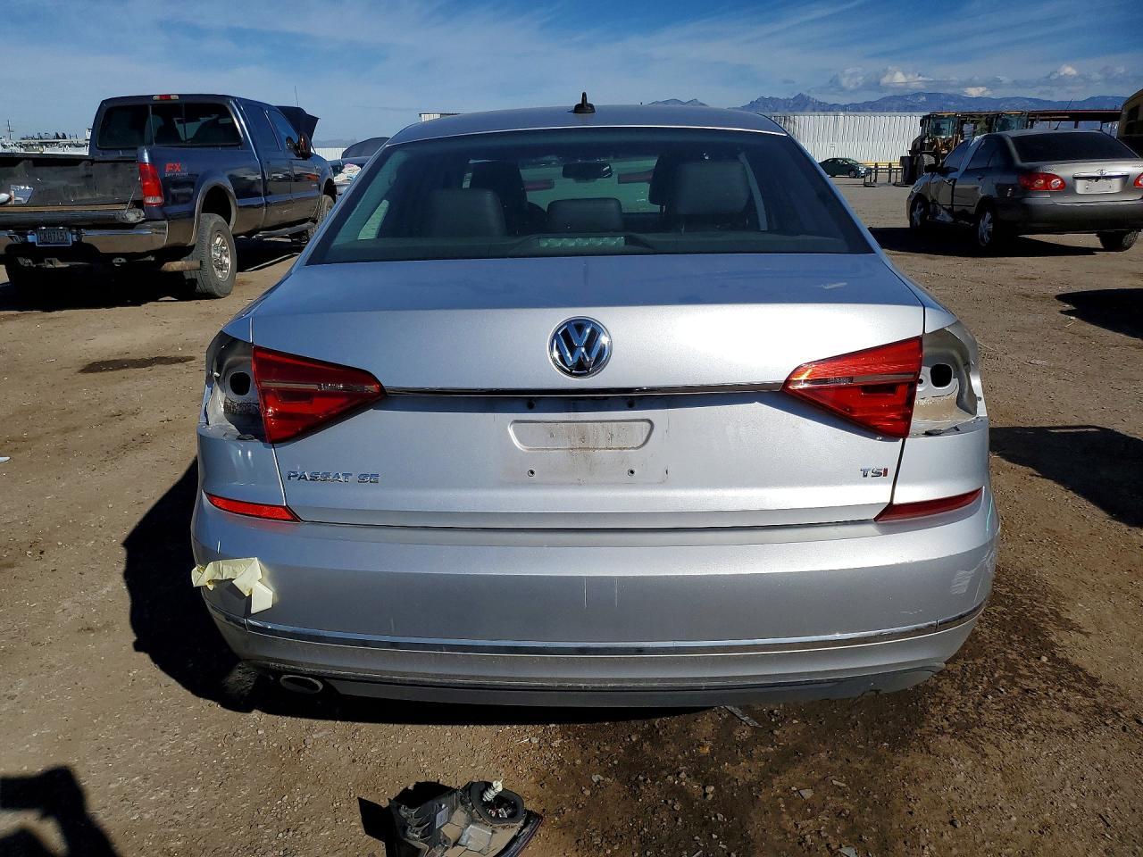 2016 Volkswagen Passat Se - Фото 6