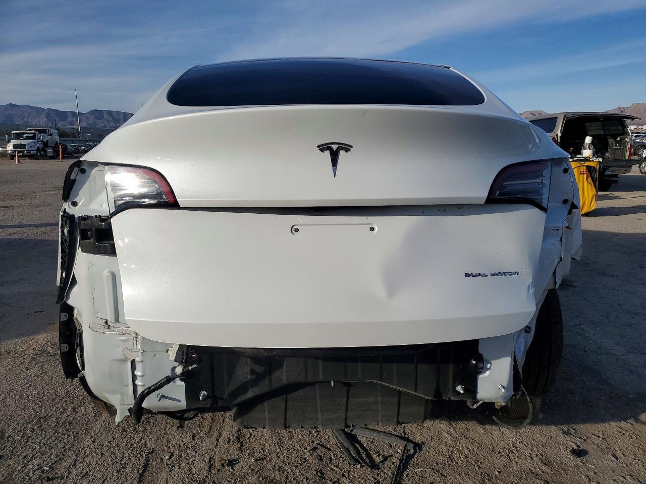 2022 Tesla Model Y - Фото 6
