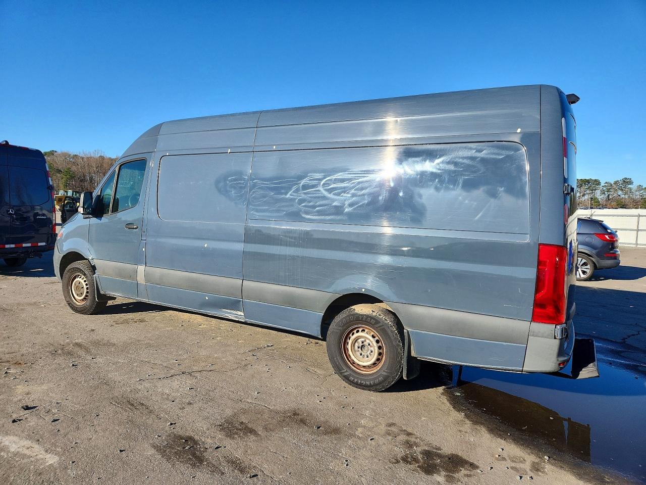 2019 Mercedes Benz Sprinter 2500 Delivery Van - Фото 2