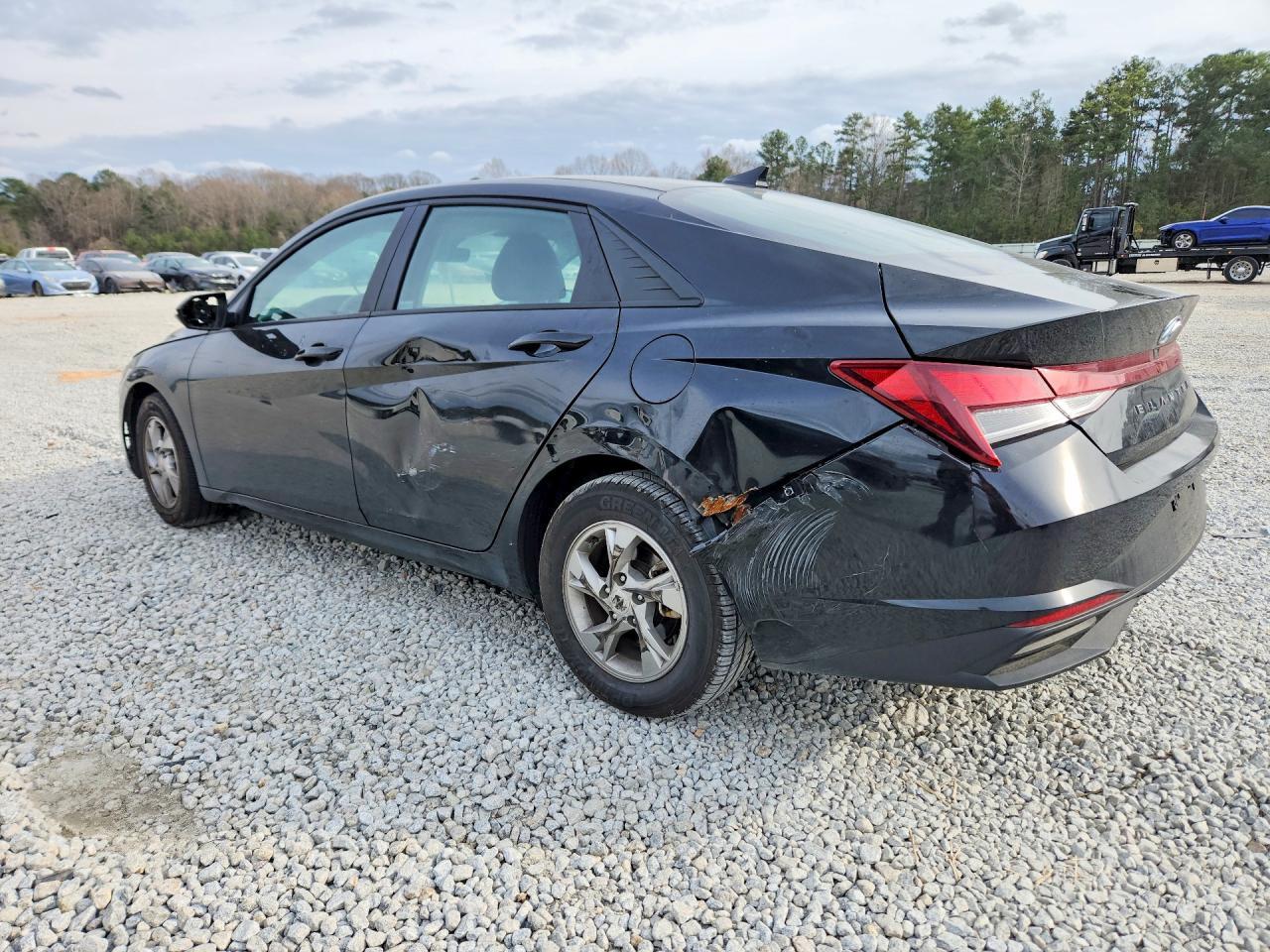 2023 Hyundai Elantra Se - Image 2