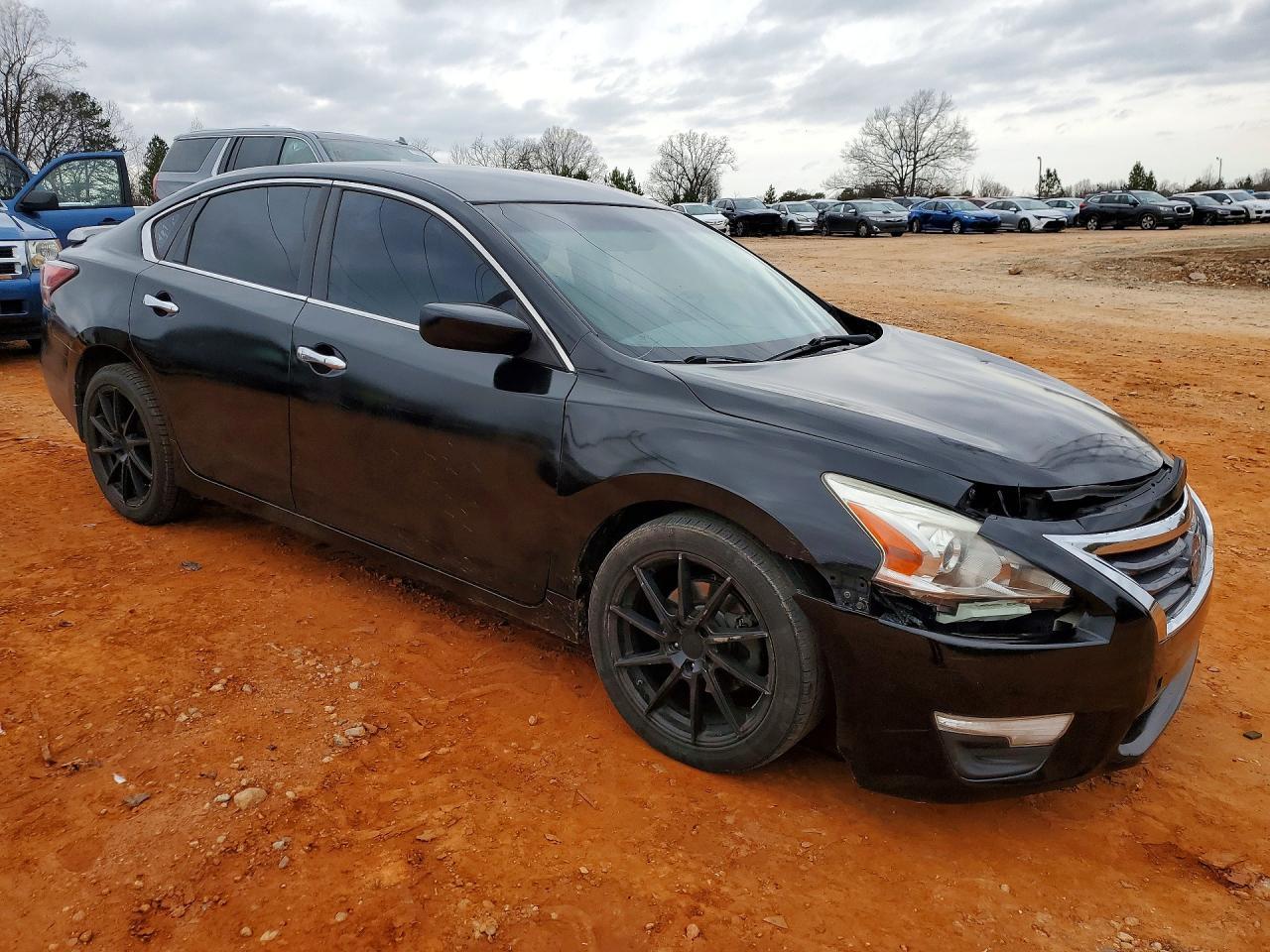 2014 Niss Altima 2.5 S - Image 4
