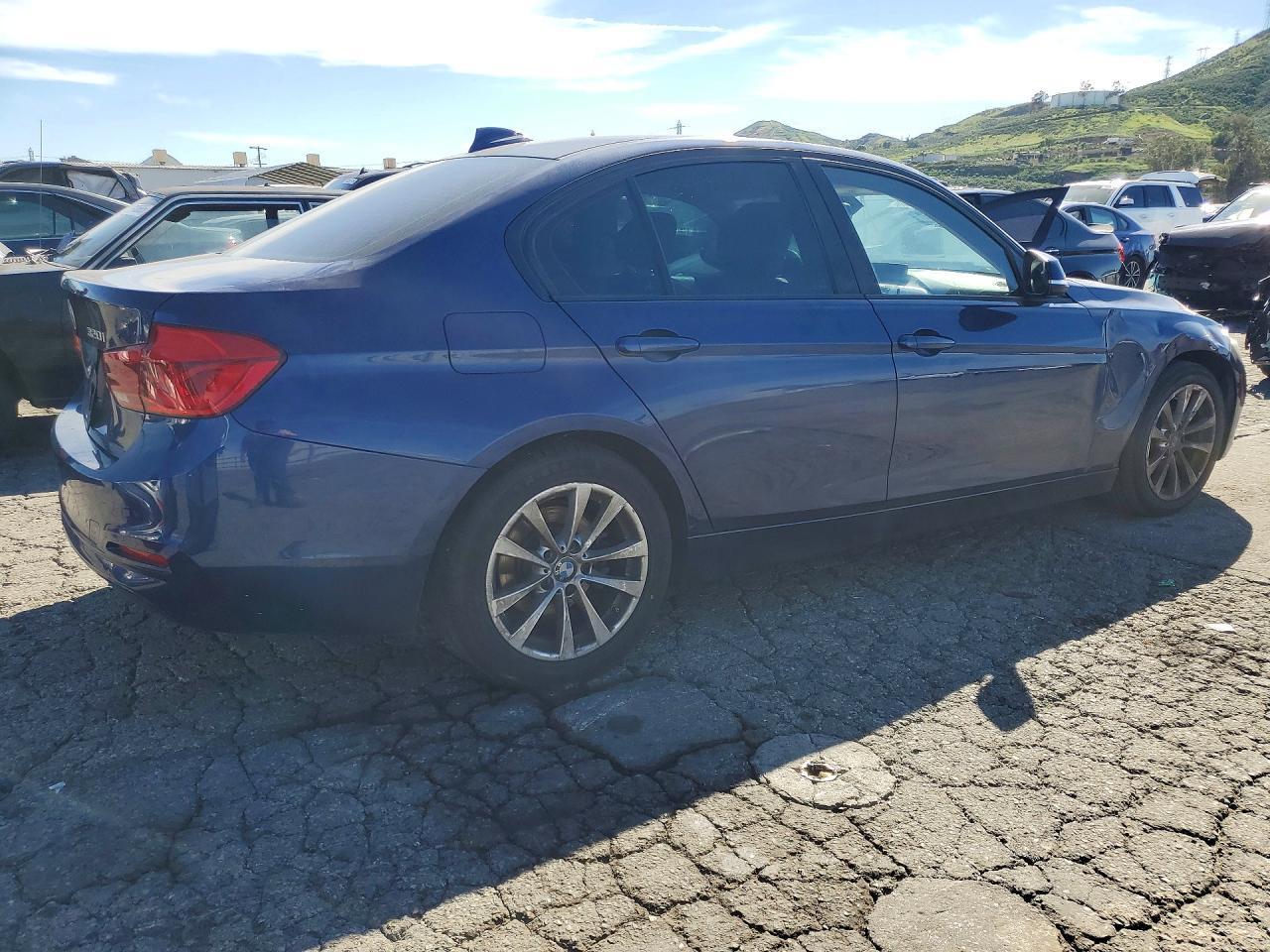 2017 BMW 320 I - Image 3