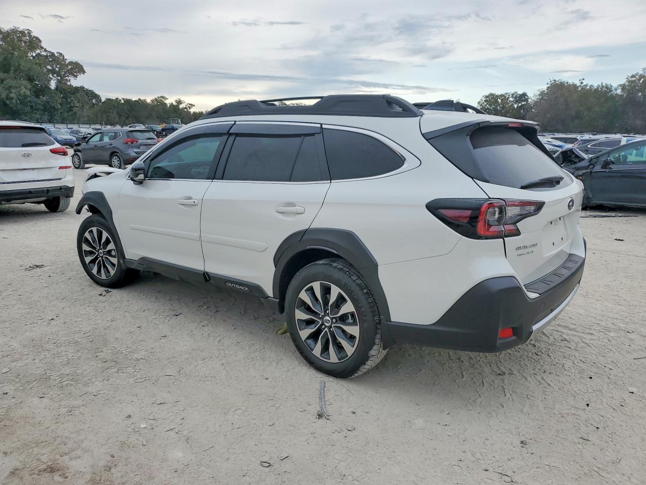 2025 Subaru Outback Limited - Фото 2