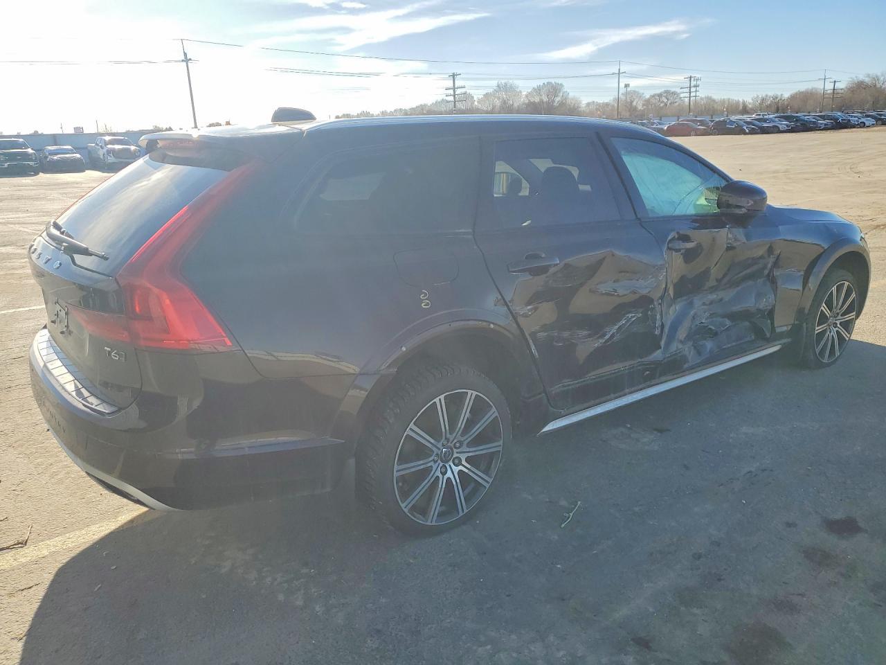 2017 Volvo V90 Cross Country T6 Inscription - Image 3