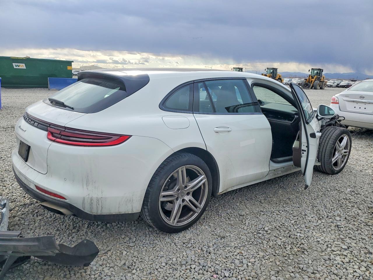 2018 Porsche Panamera 4 Sport Turismo - Image 3