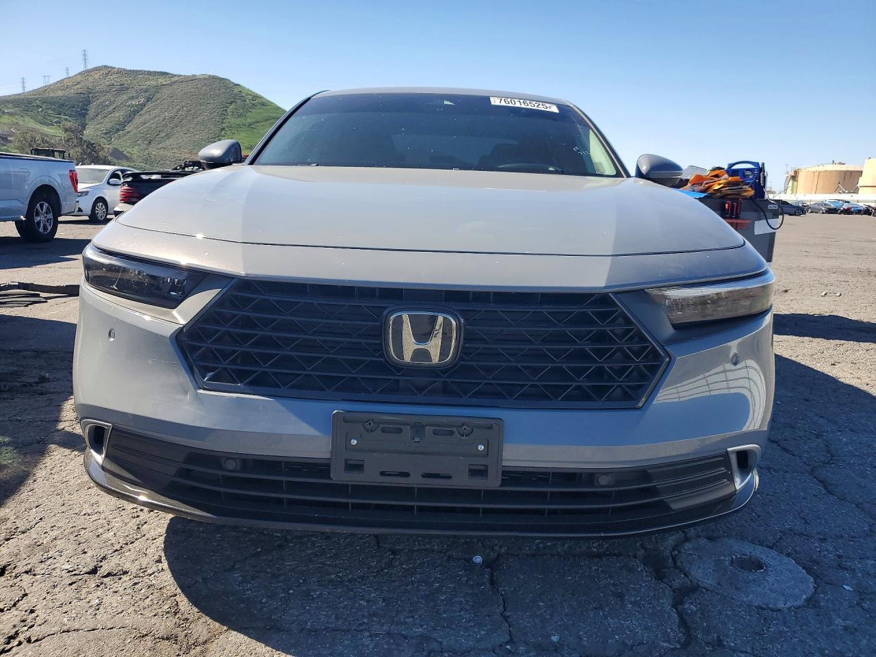 2025 Honda Accord Touring Hybrid - Image 5