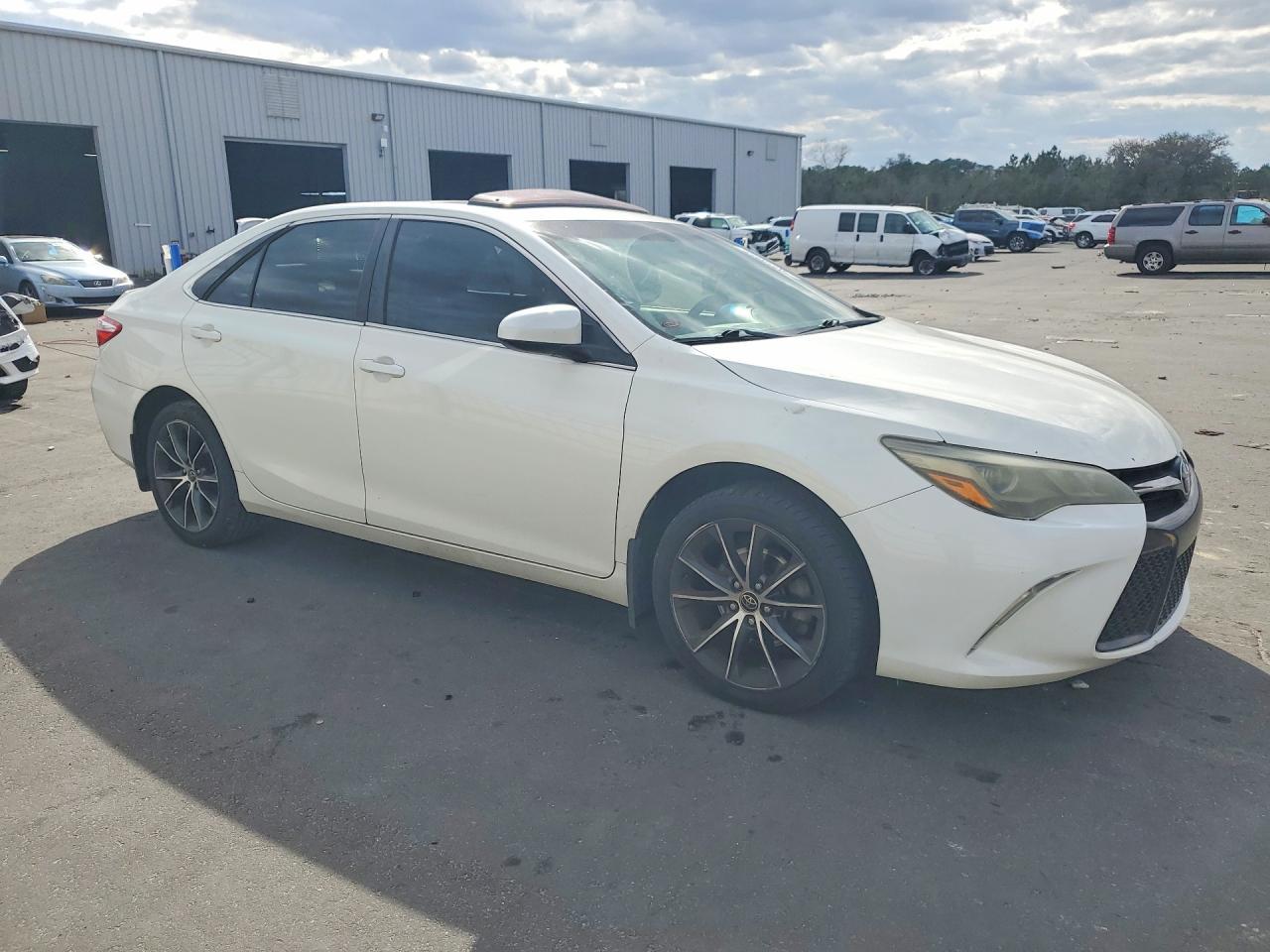 2015 Toyota Camry Xse V6 - Image 4