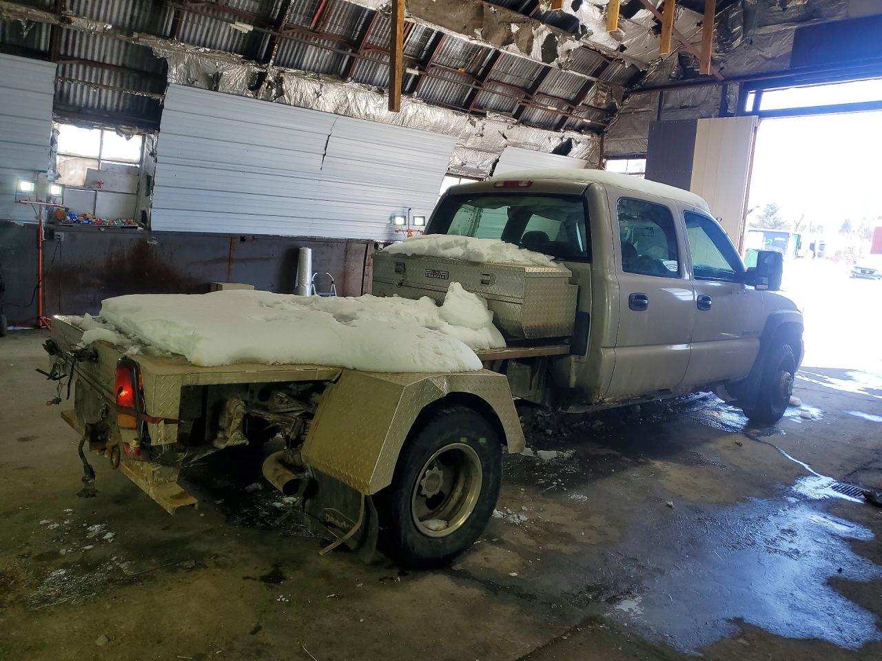2004 GMC New Sierra K3500 - Фото 3